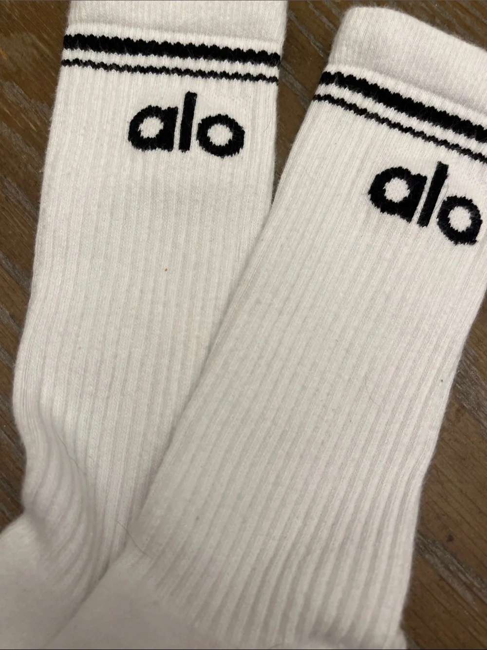 Alo Performance Crew Socks in White with Black Logo Barre Grip Preloved